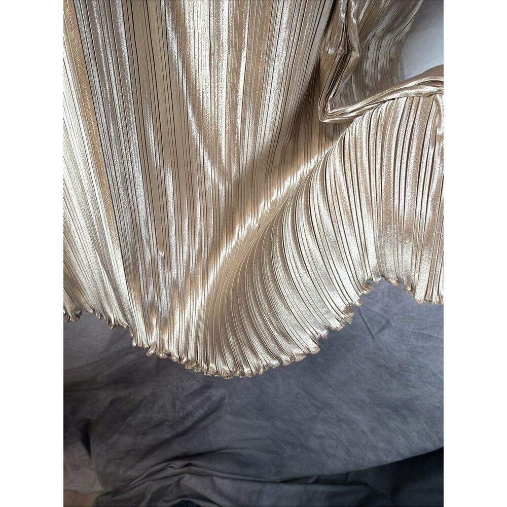 NWT Petal and Pup Liza Shimmering Gold Pleated Maxi Dress Size XL - Picture 7 of 11